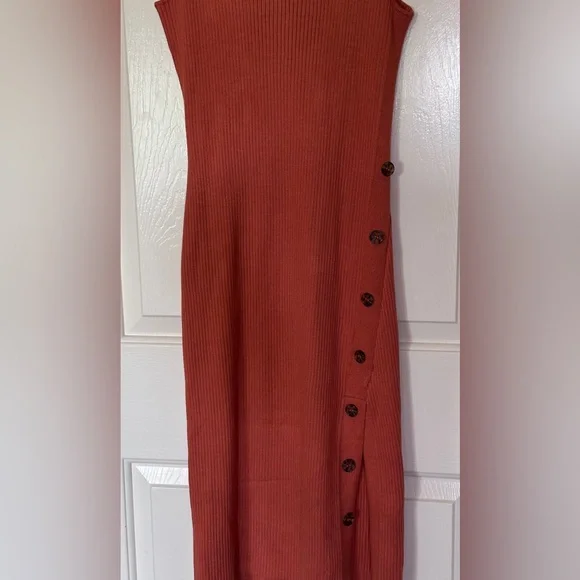 Olive & Oak Ribbed Rust Sleeveless Sweater Dress with Button Detail• Size XL - Picture 3 of 6